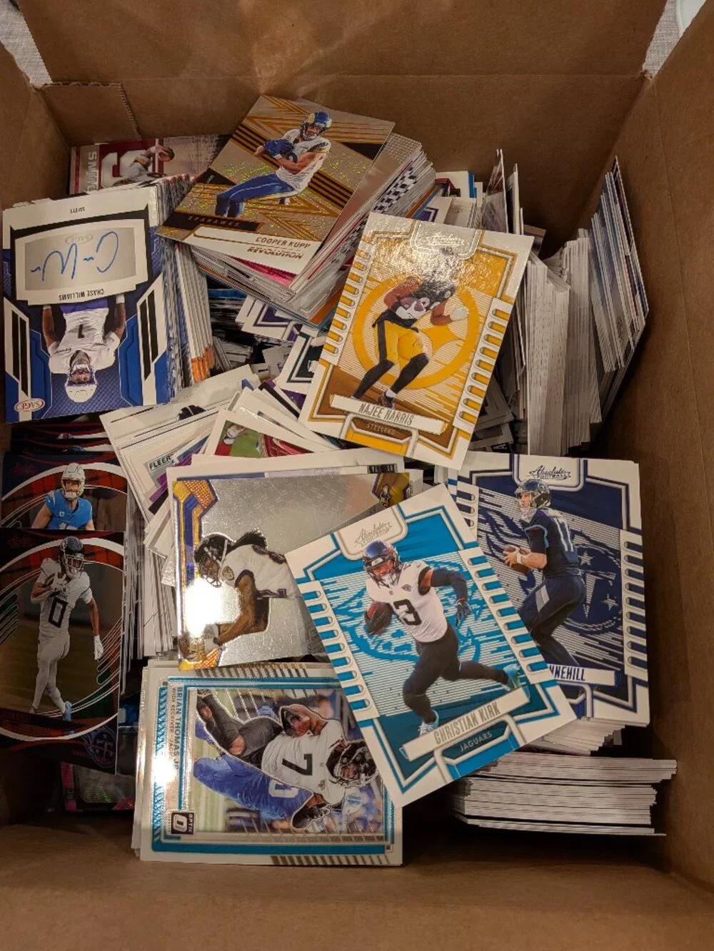 ~900+ Bulk NFL Football Card Lot – 5 lbs (Panini, Topps, Donruss) Lot 2